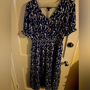 Talbots maxi sundress, blue and white pattern, ruffle sleeved and bottom trim, 6